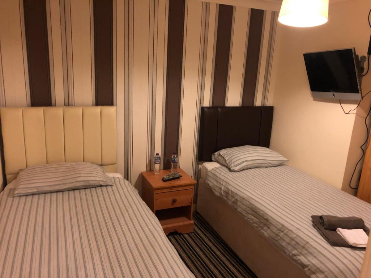 Saracen Head Hotel Beith ภายนอก รูปภาพ